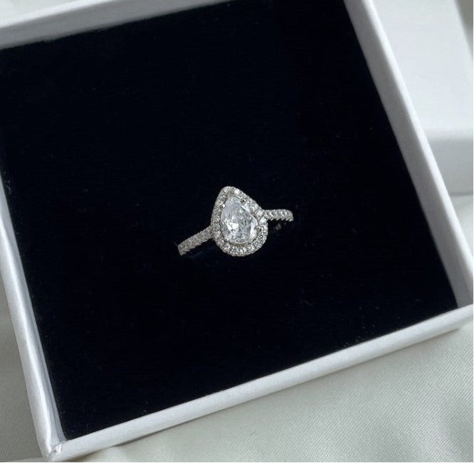 1 CT PAISLEE PEAR RING